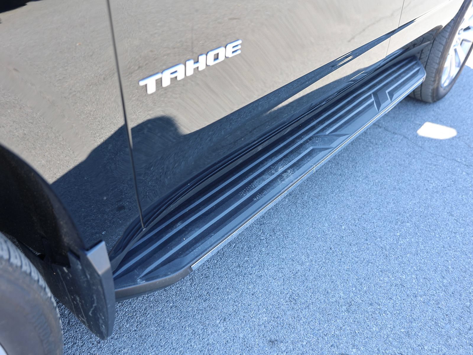 Used 2024 Chevrolet Tahoe Premier AWD/4WD image 9