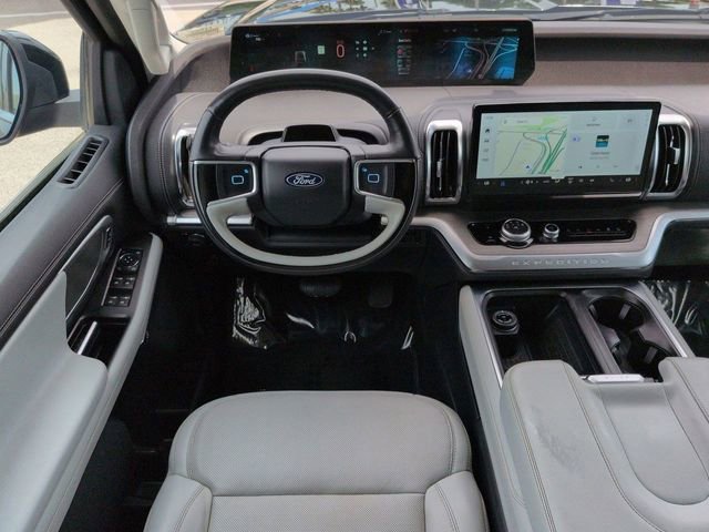 Certified 2025 Ford Expedition Platinum AWD/4WD image 16