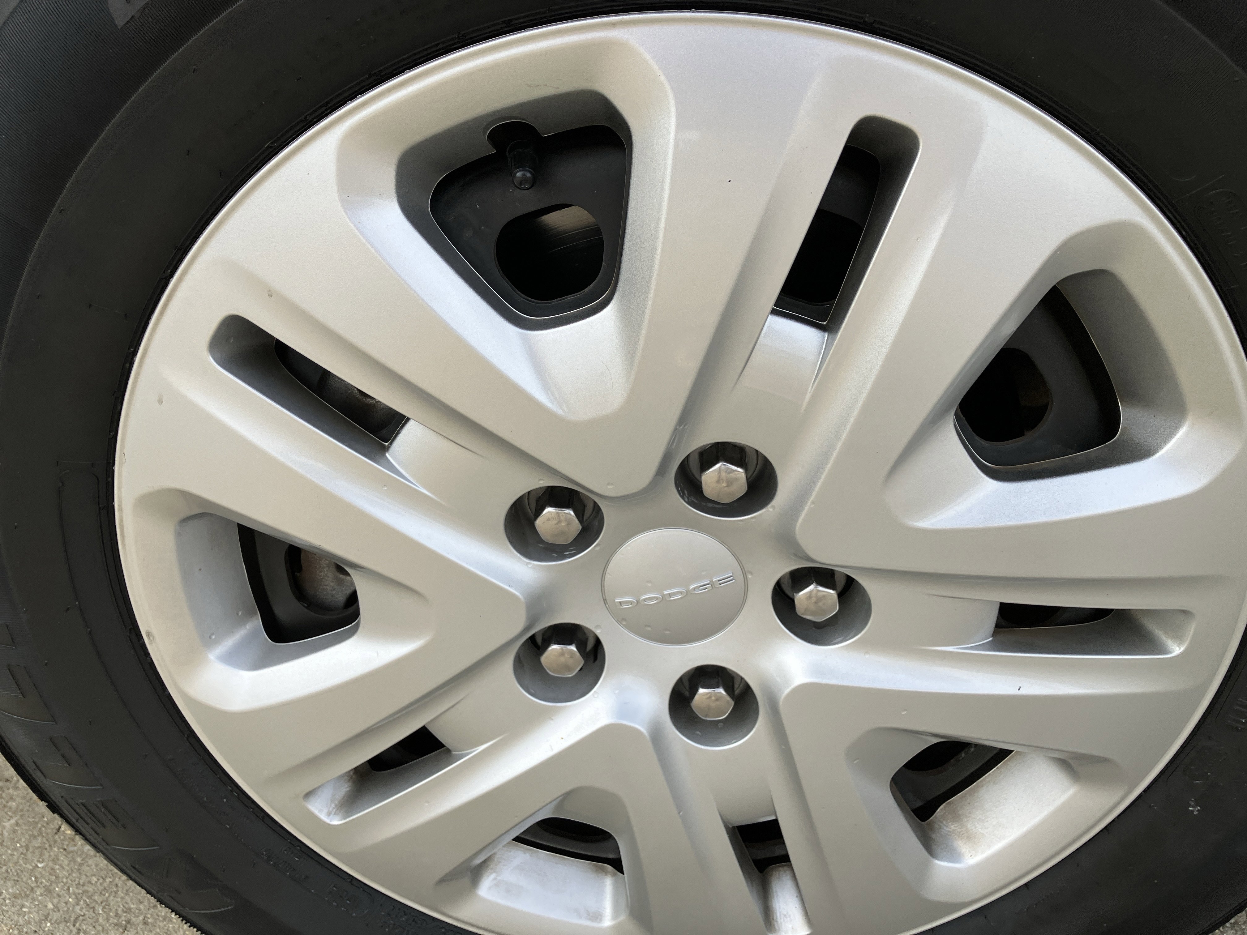 Used 2020 Dodge Journey SE image 11