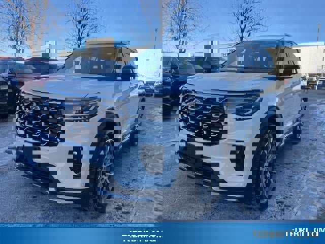 Certified 2025 Ford Explorer Platinum w/ Ultimate Package image 3