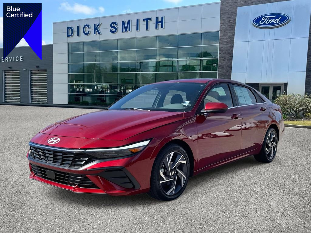 Used 2025 Hyundai Elantra SEL image 1