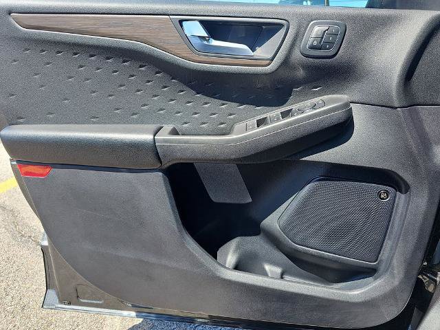 Certified 2020 Ford Escape Titanium AWD/4WD image 26