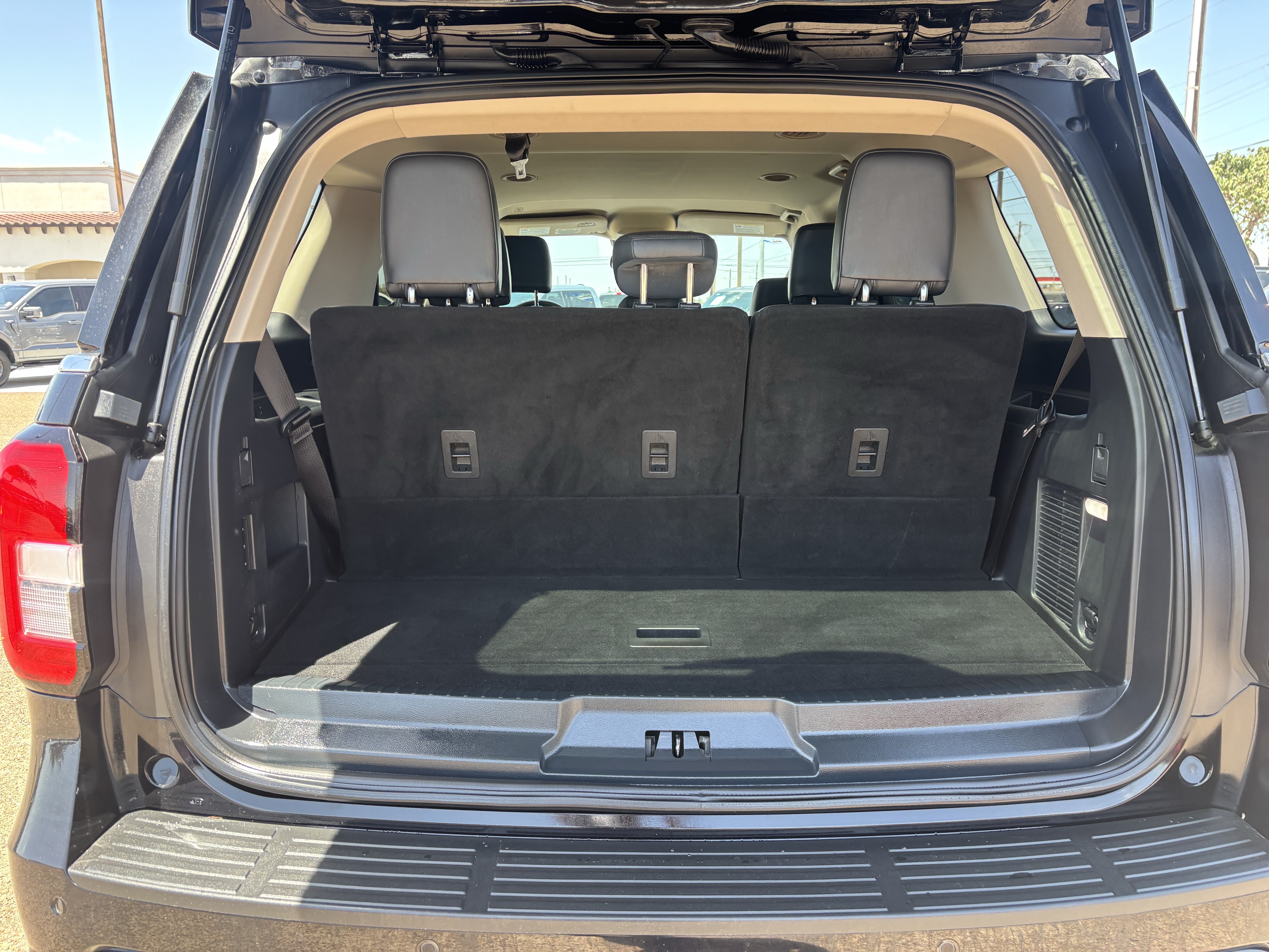 Certified 2023 Ford Expedition XLT RWD image 19