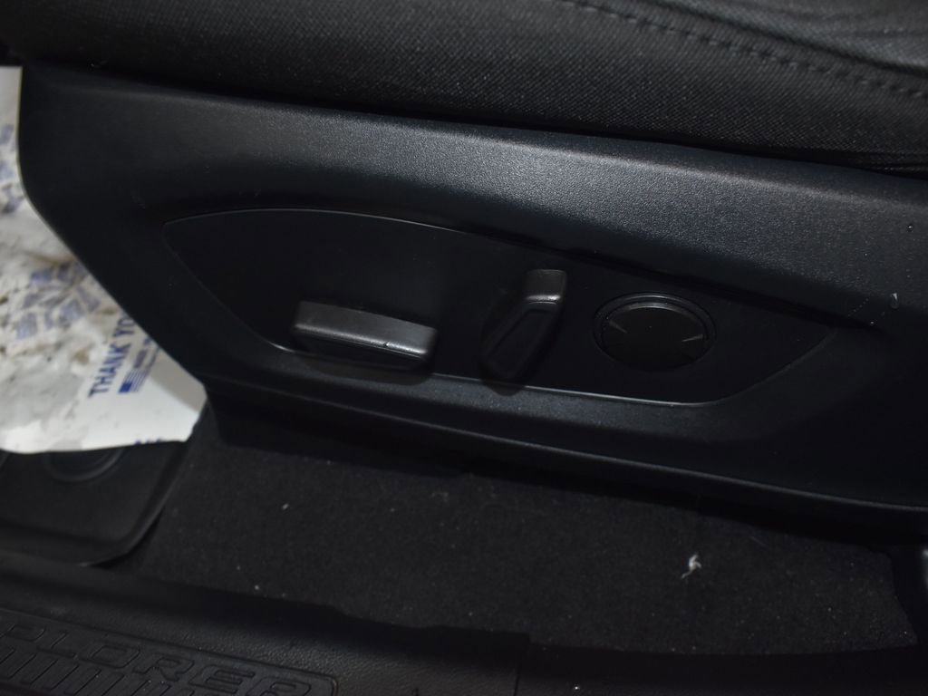 Certified 2024 Ford Explorer XLT w/ Class IV Trailer Tow Package image 12