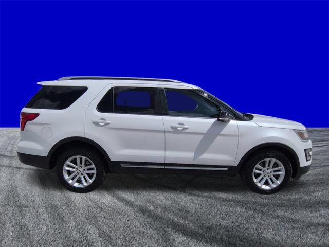 Certified 2017 Ford Explorer XLT w/ Equipment Group 202A FWD image 3