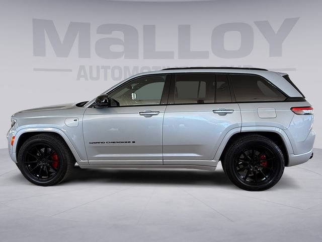 Used 2023 Jeep Grand Cherokee Overland w/ Advanced Protech Group III AWD/4WD image 2