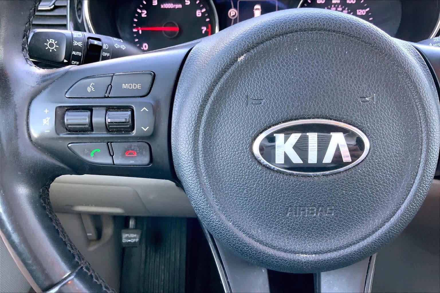 Used 2017 Kia Sedona EX FWD image 24