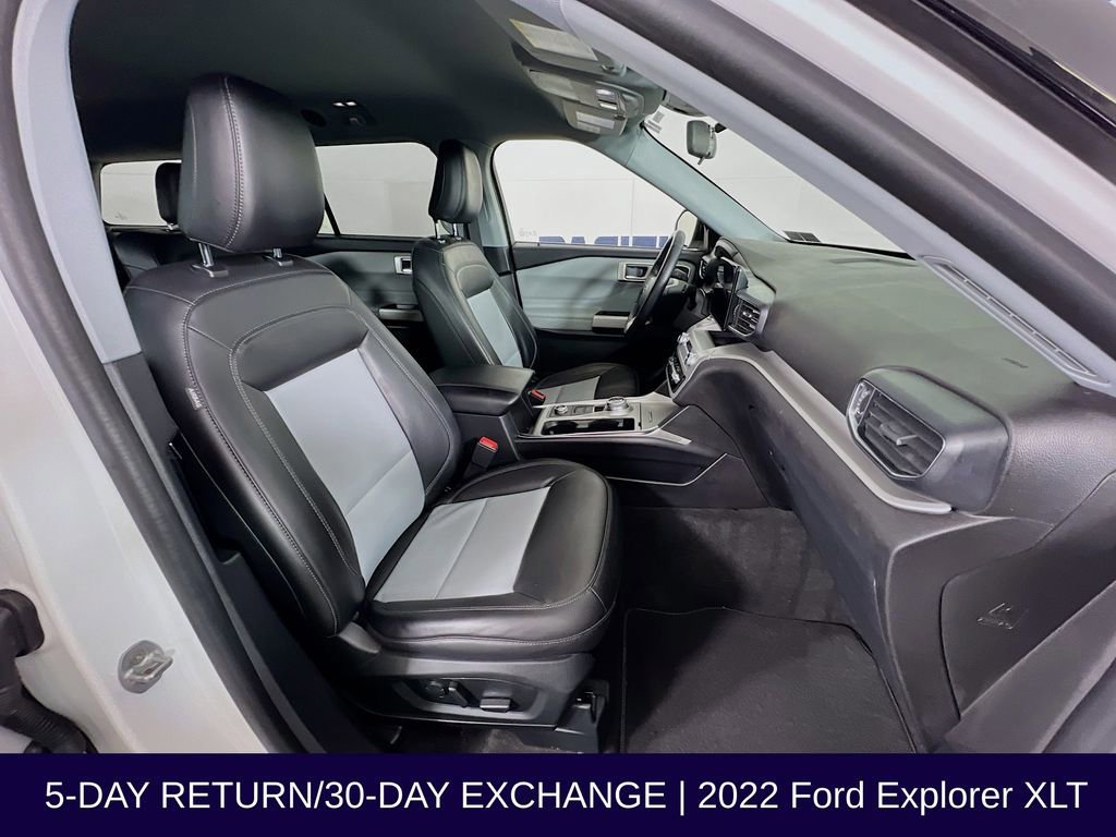 Certified 2022 Ford Explorer XLT w/ Equipment Group 202A image 33