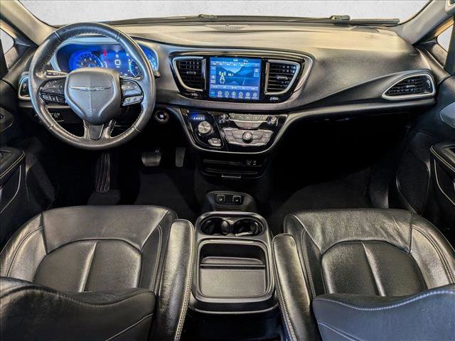 Used 2020 Chrysler Pacifica Touring-L w/ Advanced Safetytec Group AWD/4WD image 20