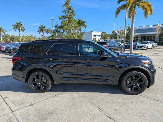 Certified 2023 Ford Explorer ST-Line w/ Class IV Trailer Tow Package image 5