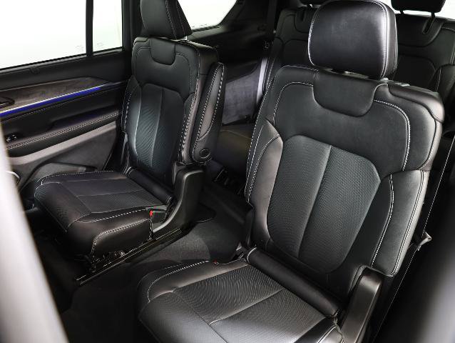 Used 2024 Jeep Grand Cherokee L Overland w/ Luxury Tech Group IV AWD/4WD image 13