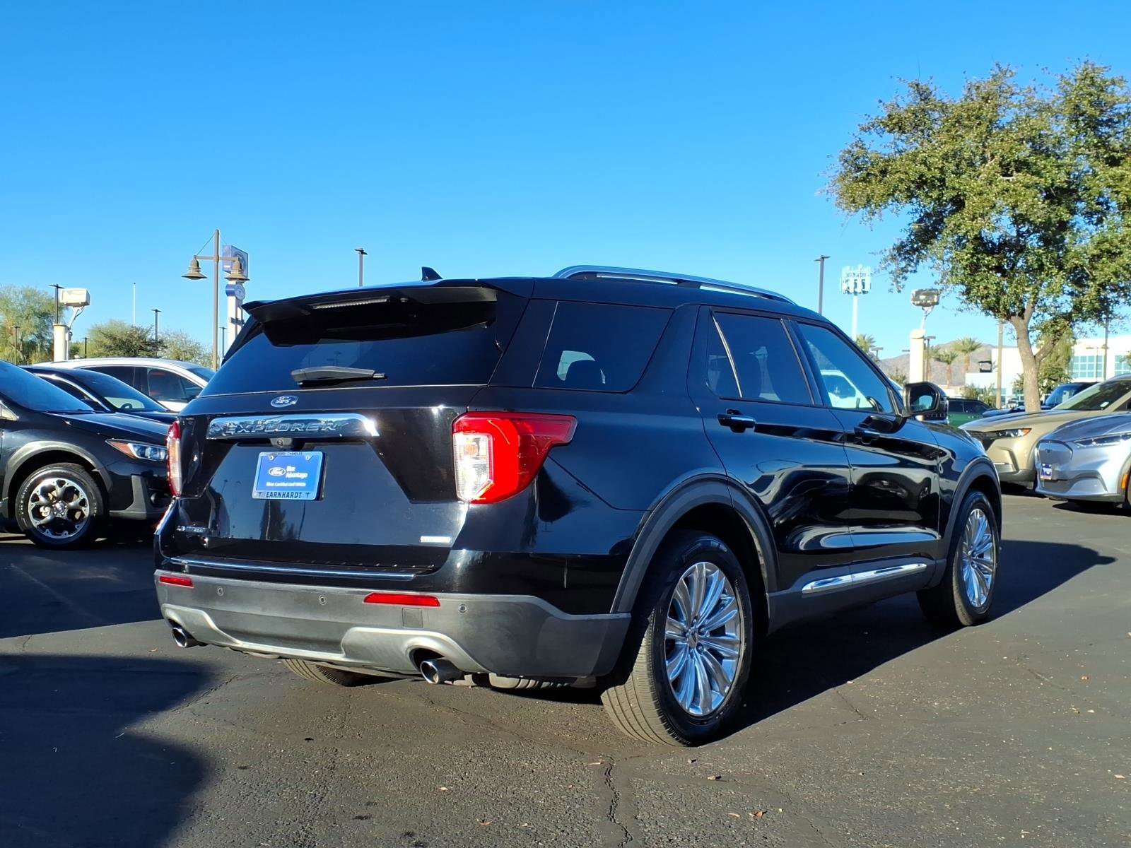 Certified 2020 Ford Explorer Limited image 3