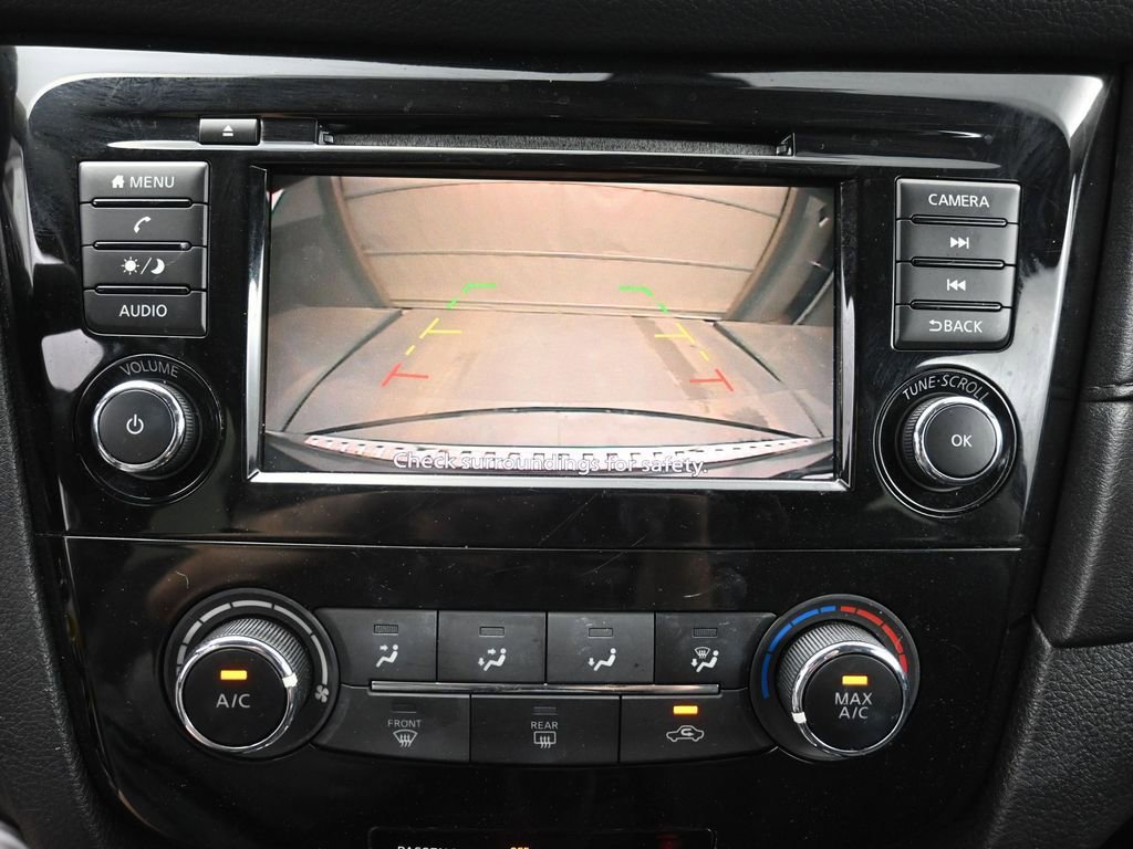 Used 2019 Nissan Rogue S w/ Special Edition Package FWD image 9