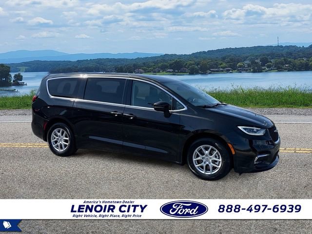 Used 2023 Chrysler Pacifica Touring-L
