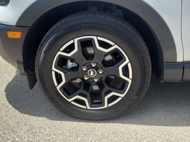 Certified 2025 Ford Bronco Sport Outer Banks w/ Outer Banks Tech Package+ AWD/4WD image 4