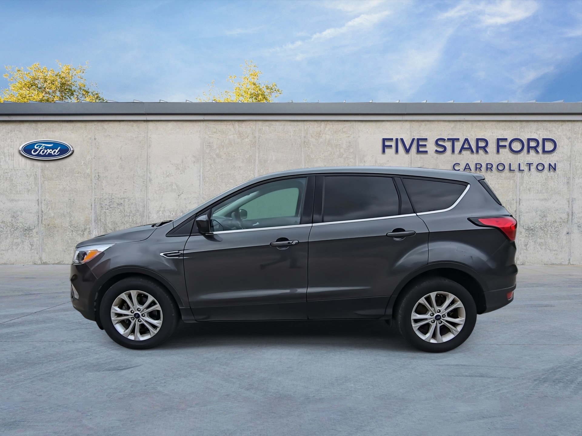Certified 2019 Ford Escape SE image 5