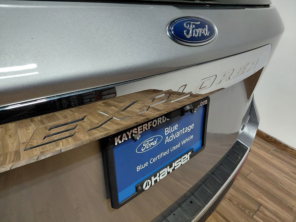 Certified 2022 Ford Explorer Limited AWD/4WD image 15