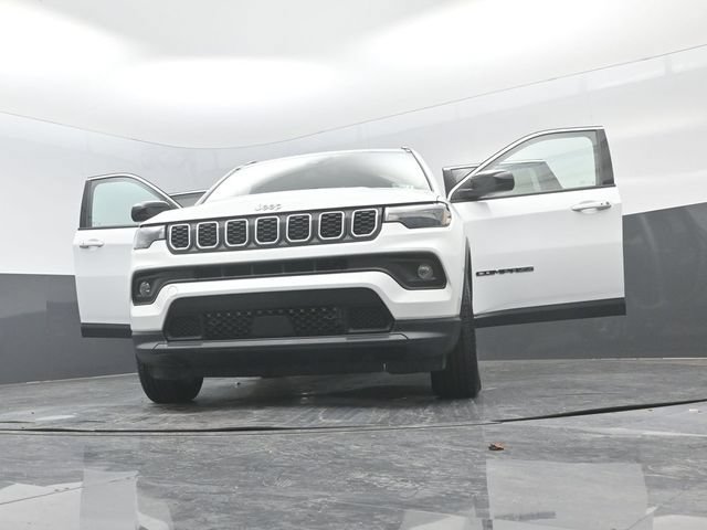 Used 2024 Jeep Compass Latitude AWD/4WD image 29