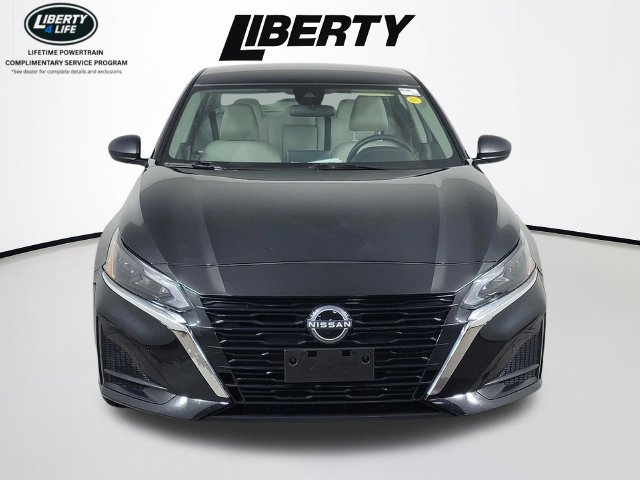 Used 2025 Nissan Altima 2.5 SV AWD/4WD image 9