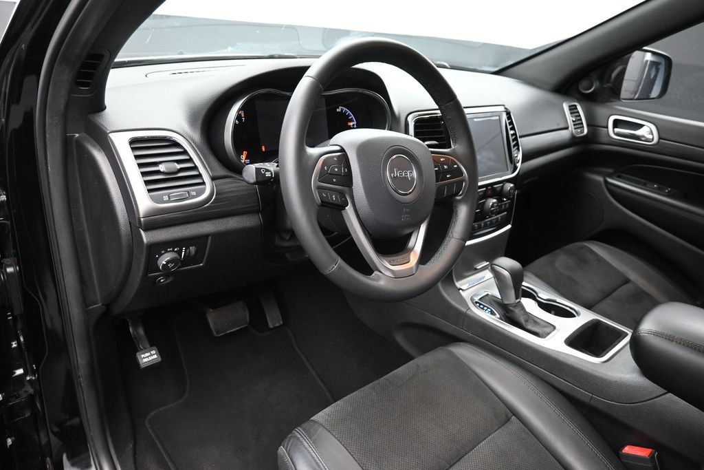 Used 2019 Jeep Grand Cherokee Altitude RWD image 13