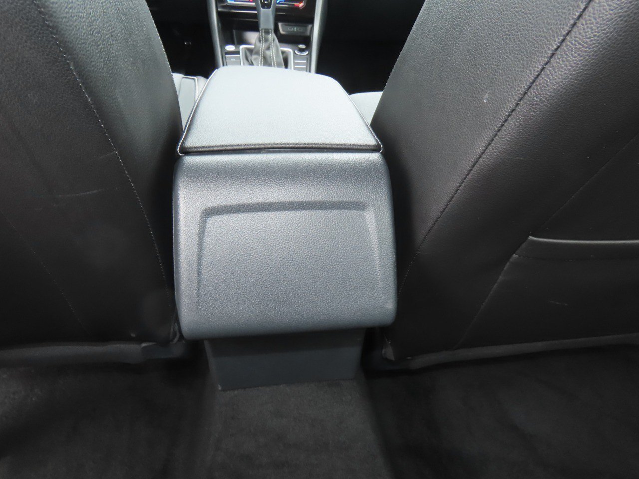 Used 2025 Volkswagen Jetta SE FWD image 21