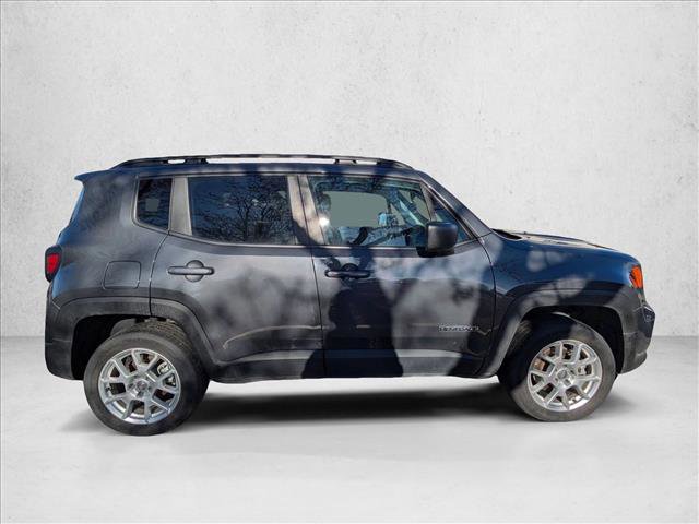 Used 2023 Jeep Renegade Latitude w/ Premium Group AWD/4WD video 4