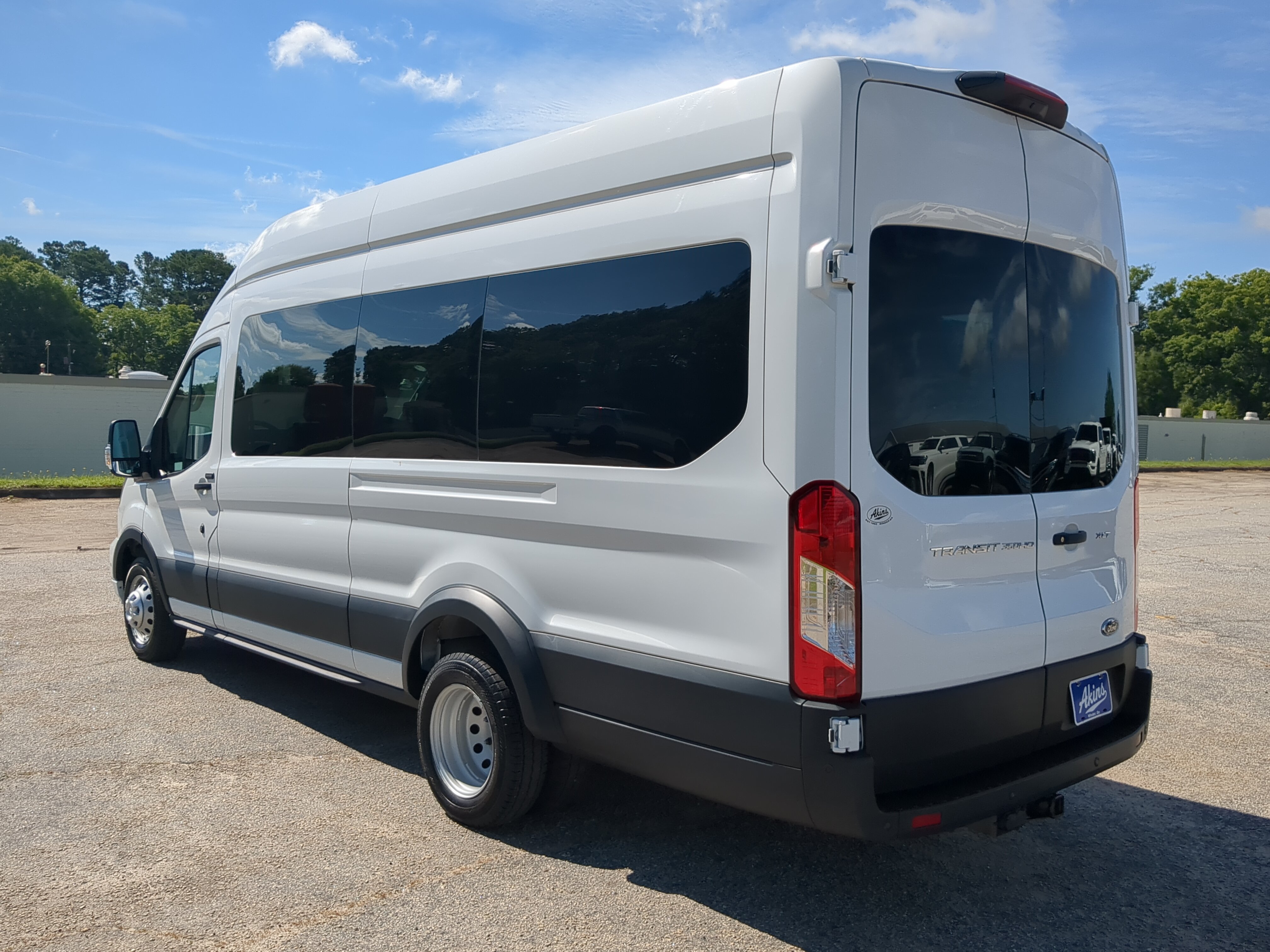 Certified 2025 Ford Transit 350 XLT RWD image 5