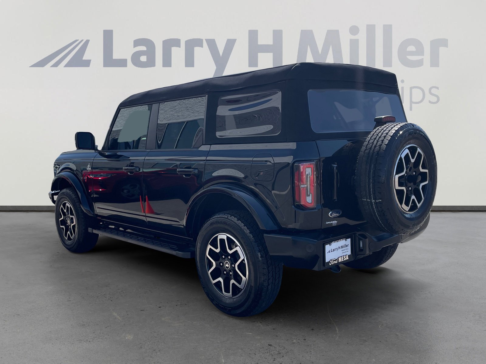Certified 2024 Ford Bronco Outer Banks AWD/4WD image 3