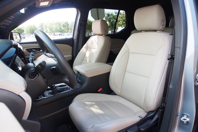 Used 2023 Chevrolet Traverse LS FWD image 18