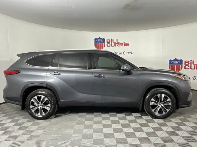 Used 2020 Toyota Highlander XLE image 6