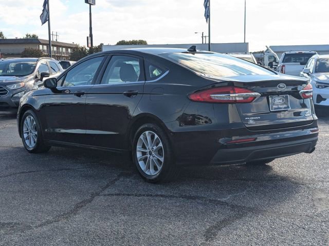 Certified 2020 Ford Fusion SE image 3