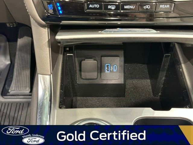 Certified 2022 Ford Explorer Platinum w/ Equipment Group 601A image 18