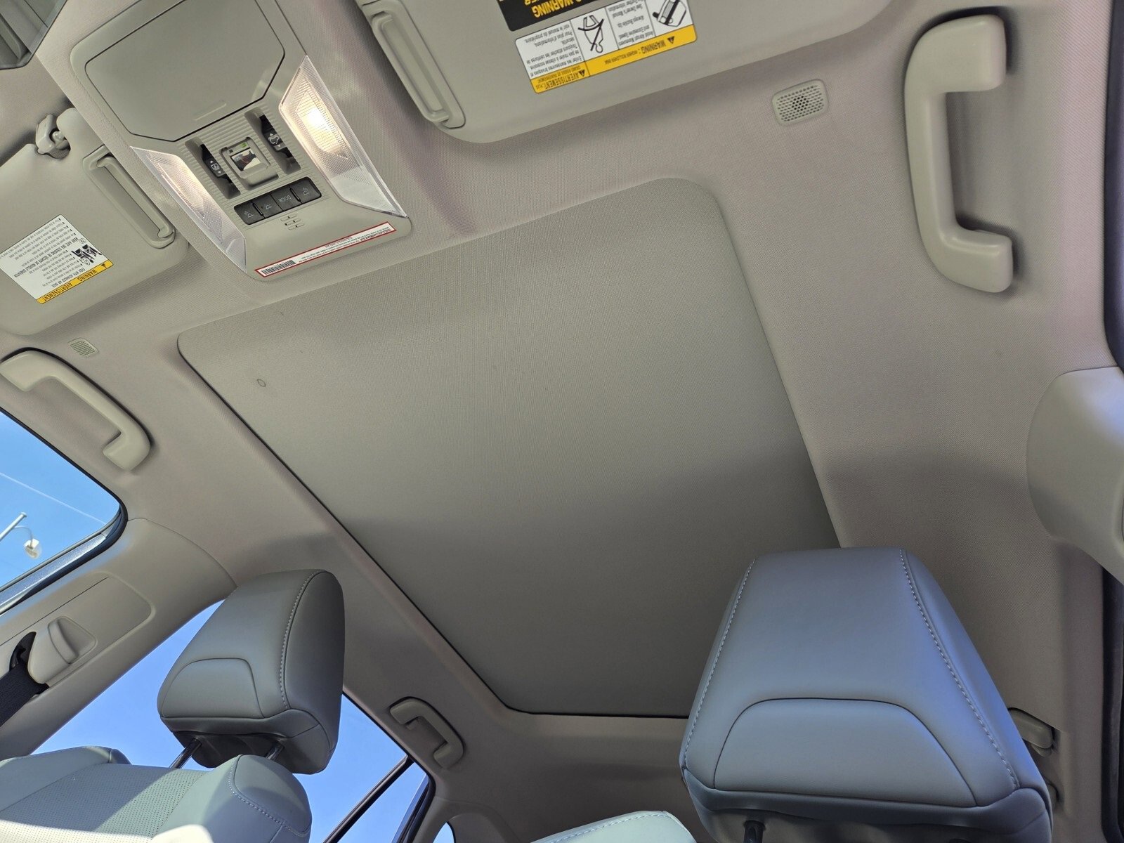 Used 2024 Toyota RAV4 Limited image 11