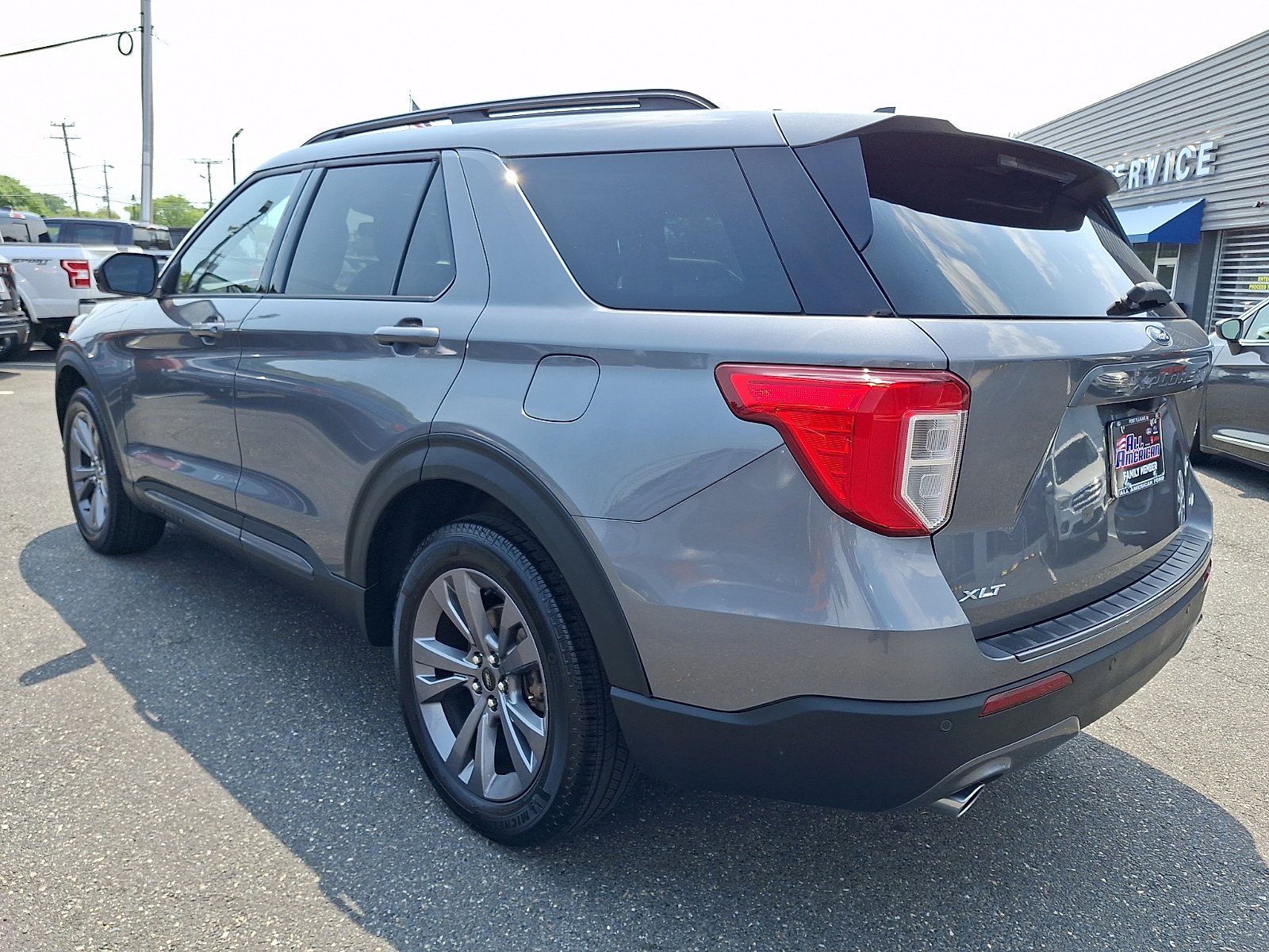 Certified 2022 Ford Explorer XLT w/ Equipment Group 202A AWD/4WD image 7