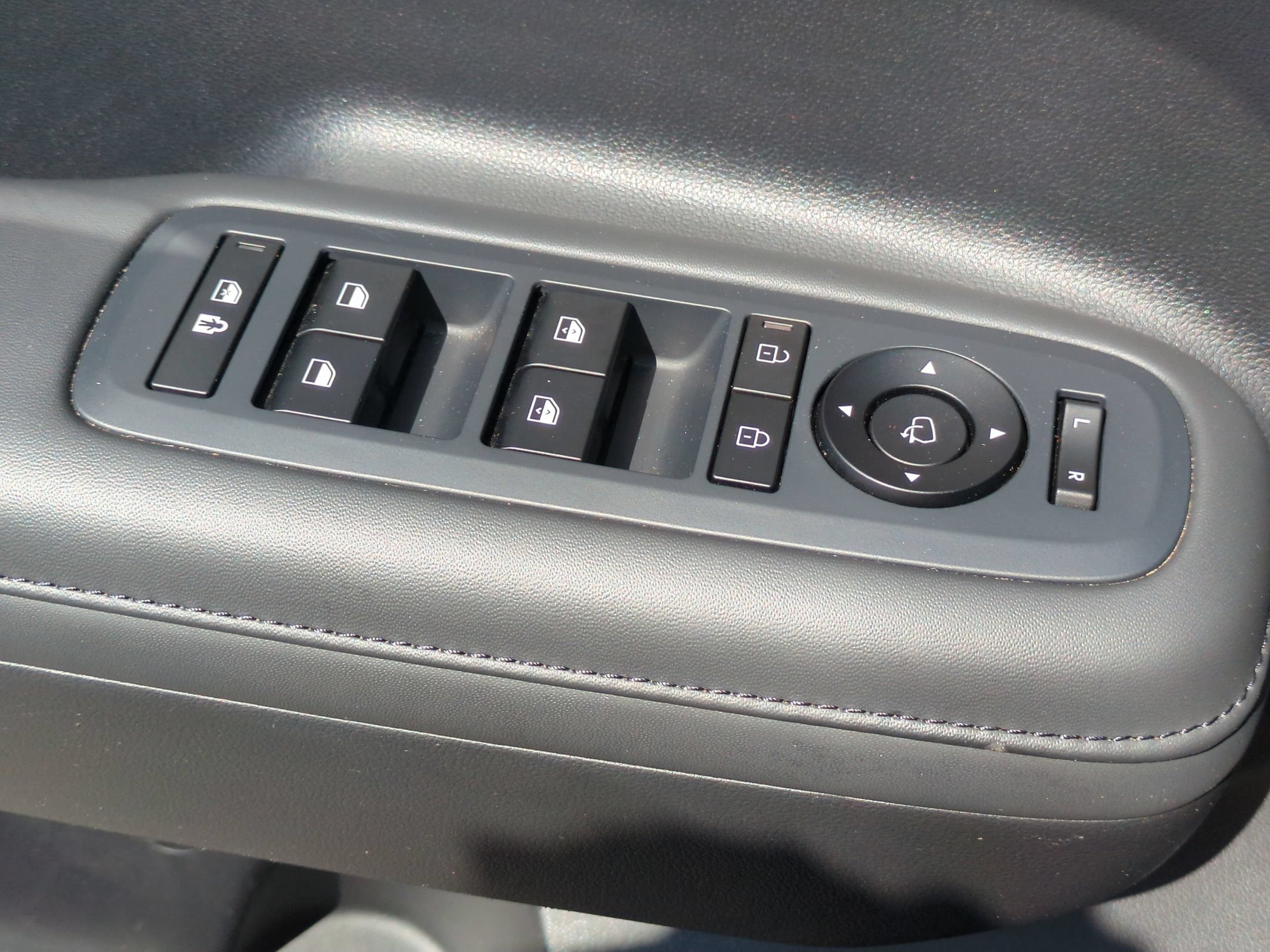 Used 2024 Hyundai Santa Fe Limited AWD/4WD image 12