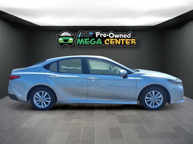 Used 2025 Toyota Camry LE FWD image 24
