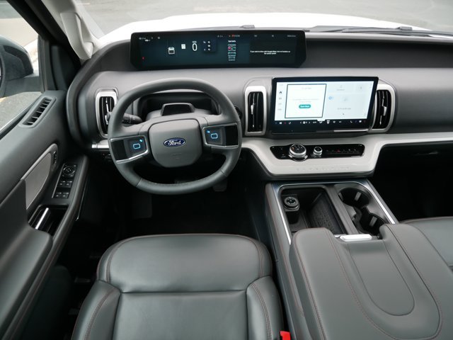 Certified 2025 Ford Expedition Active AWD/4WD image 13