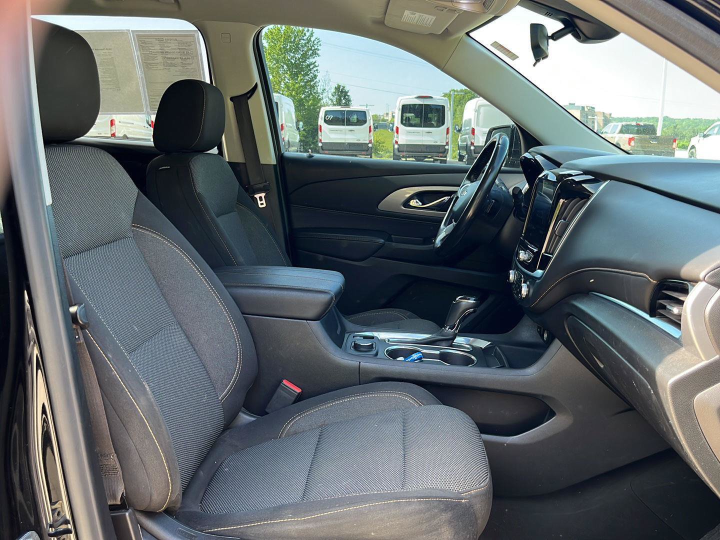 Used 2020 Chevrolet Traverse LT w/ Driver Confidence II Package AWD/4WD image 31
