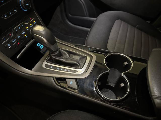 Certified 2018 Ford Edge SE FWD image 25