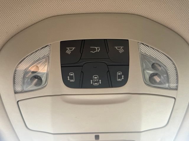 Used 2024 Chrysler Pacifica Touring-L FWD image 30