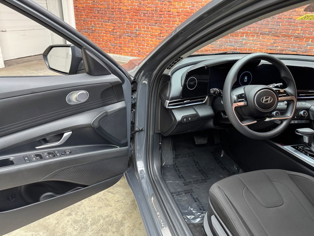 Used 2024 Hyundai Elantra SEL FWD image 7