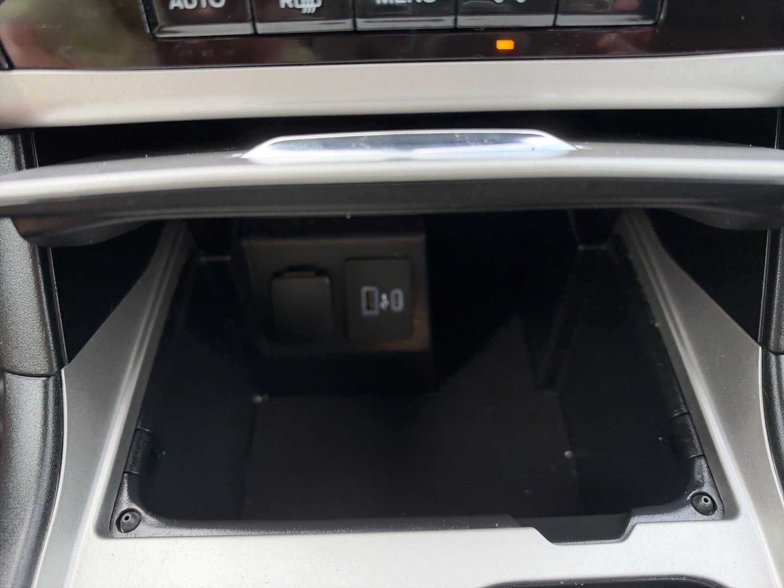 Certified 2023 Ford Explorer XLT AWD/4WD image 31
