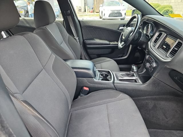 Used 2022 Dodge Charger SXT RWD image 10