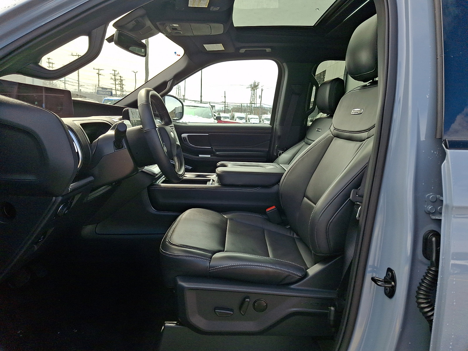 Certified 2025 Ford Expedition Platinum w/ Stealth Appearance Package AWD/4WD image 13