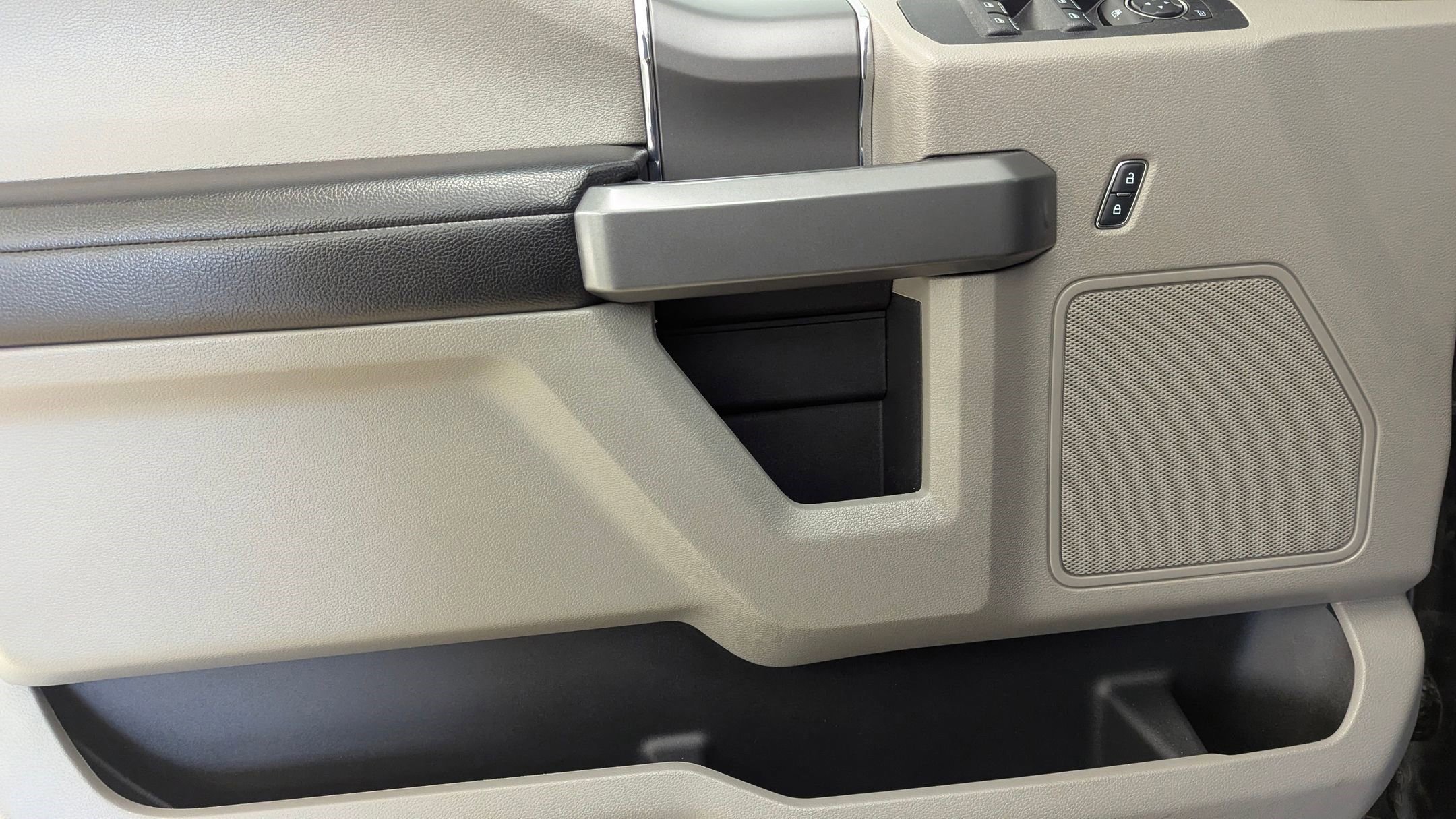 Certified 2019 Ford F150 XLT w/ Equipment Group 302A Luxury image 20