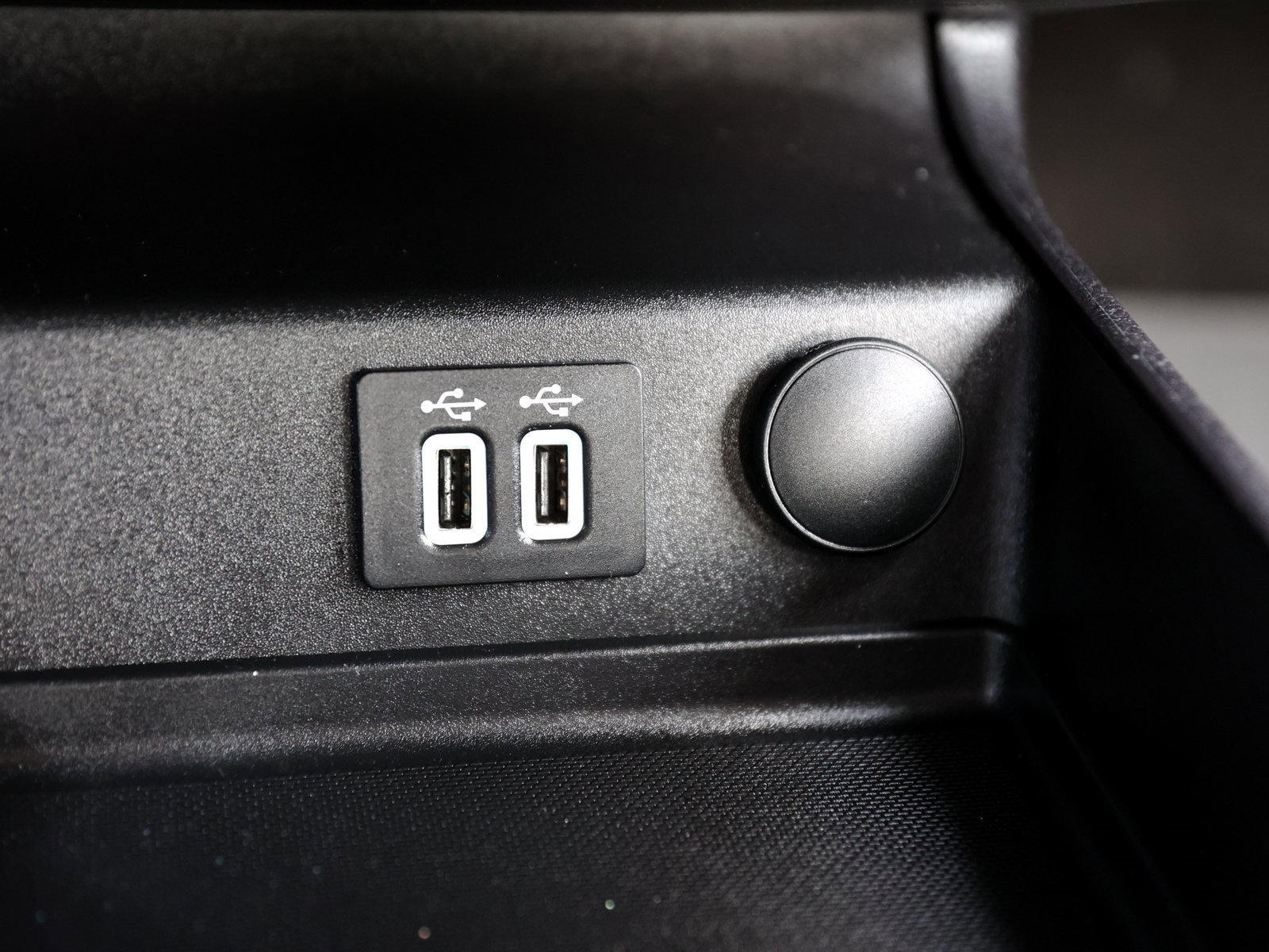 Certified 2019 Ford Fusion SE w/ Equipment Group 151A image 25