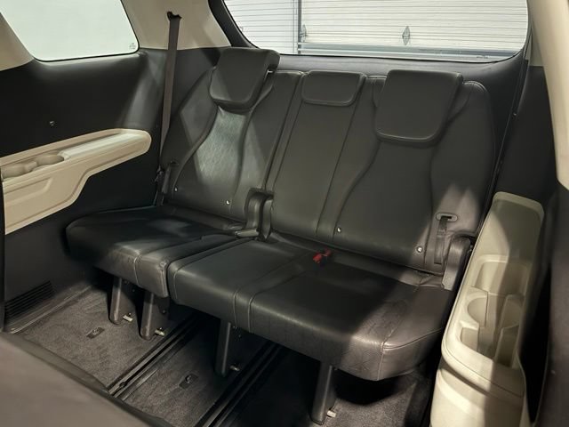Used 2022 Kia Carnival LX FWD image 35