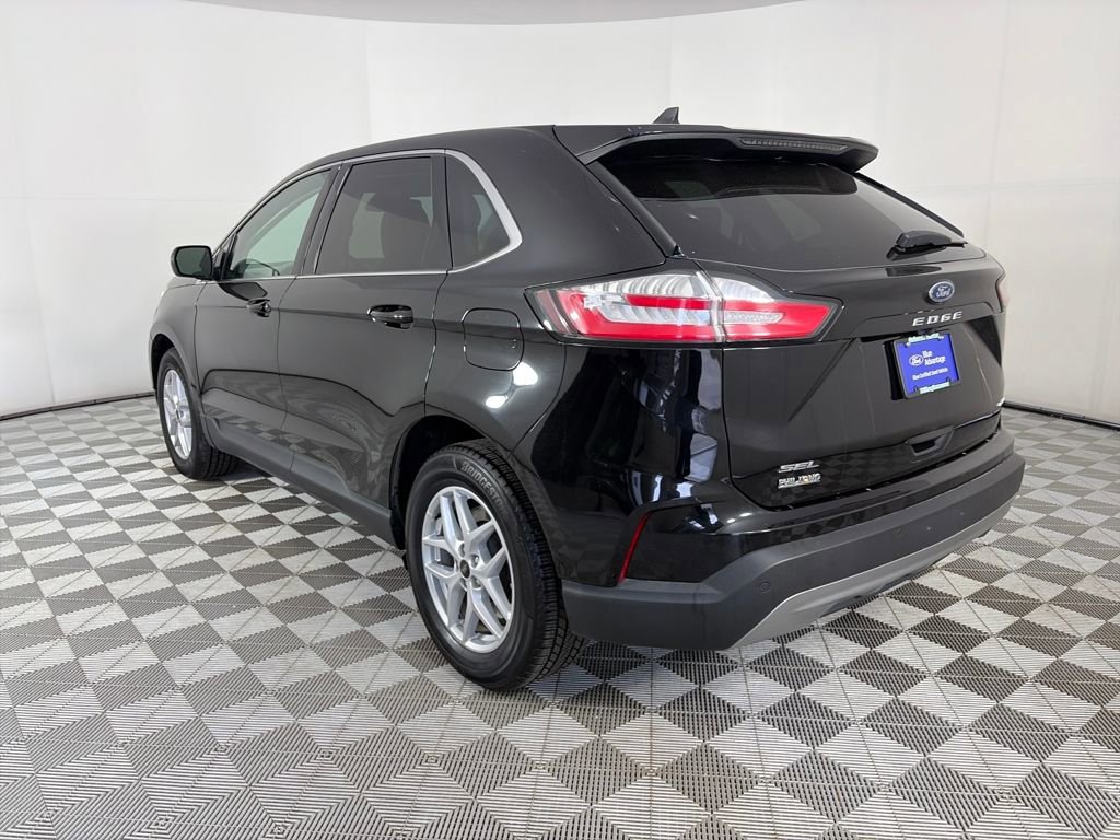 Certified 2024 Ford Edge SEL image 3