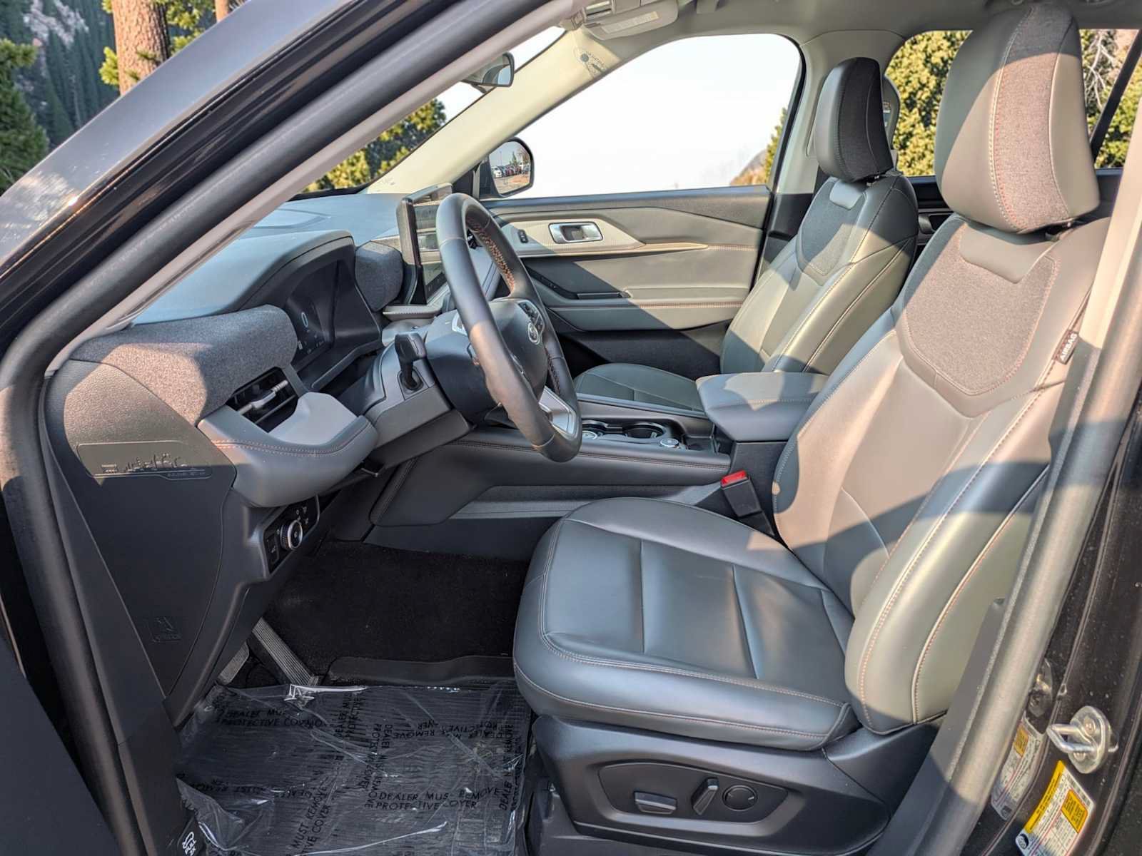 Certified 2025 Ford Explorer Active w/ Active Comfort Package AWD/4WD image 14
