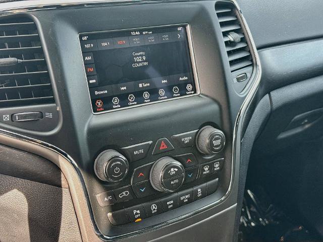 Used 2018 Jeep Grand Cherokee Laredo AWD/4WD image 9